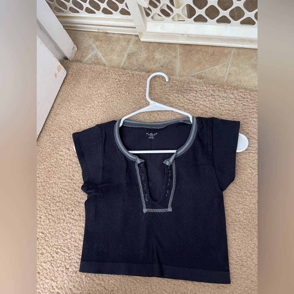 GO FOR GOLD URBAN OUTFITTERS TOP :BLACK